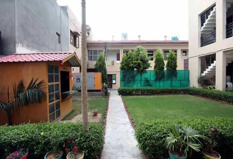 호텔 The Green Park Resort