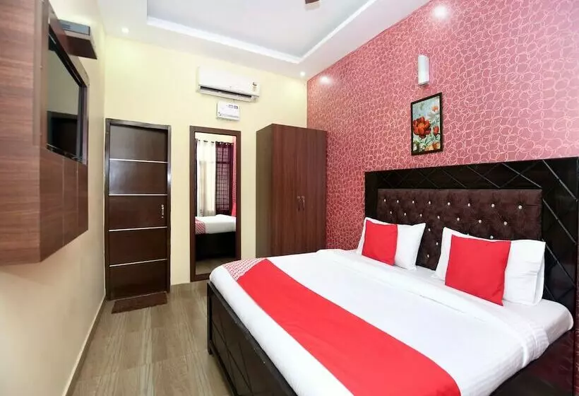 هتل The Green Park Resort