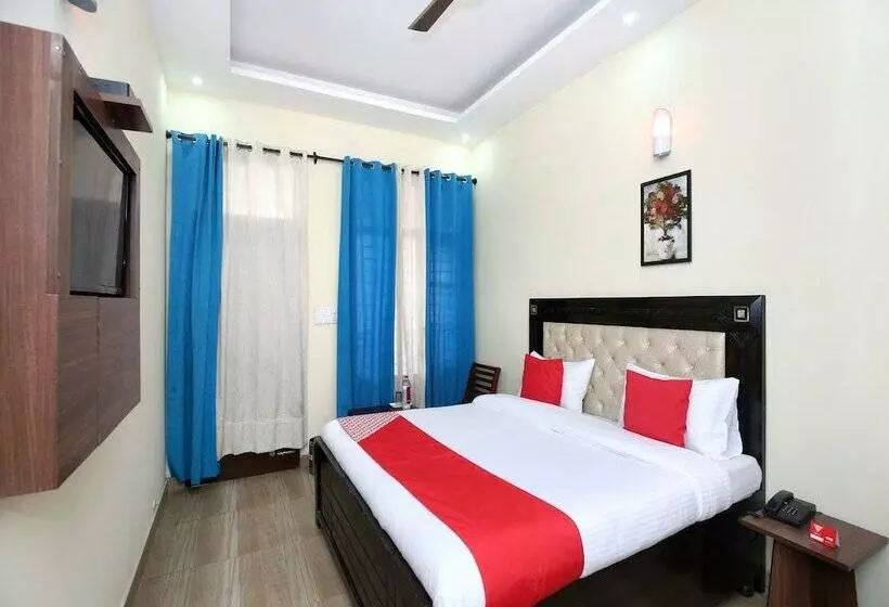 هتل The Green Park Resort