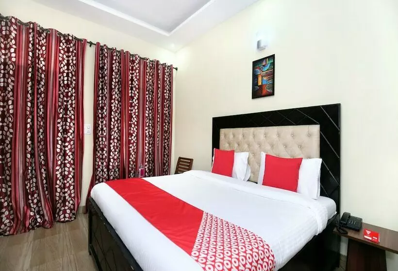 هتل The Green Park Resort