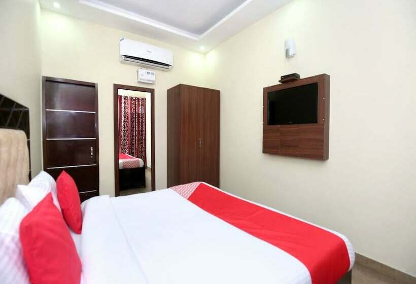 호텔 The Green Park Resort