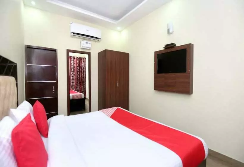 هتل The Green Park Resort
