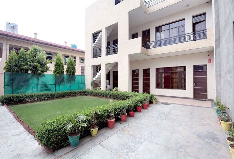 호텔 The Green Park Resort