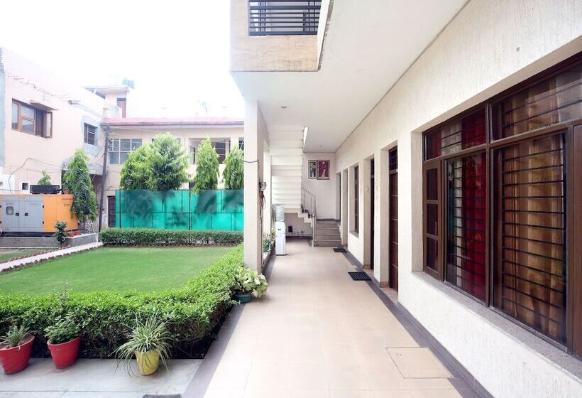 호텔 The Green Park Resort