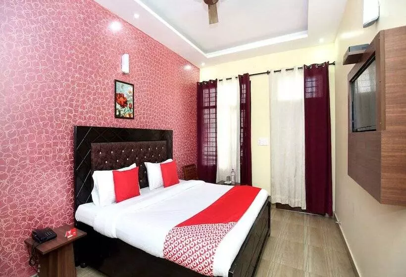 هتل The Green Park Resort