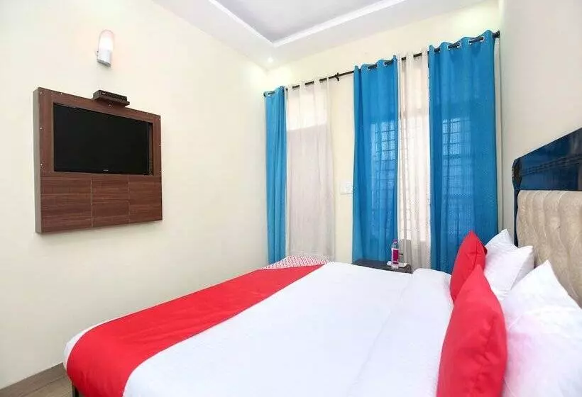 هتل The Green Park Resort