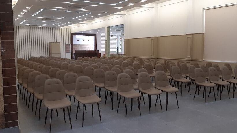 فندق The Tiger Groove Resort