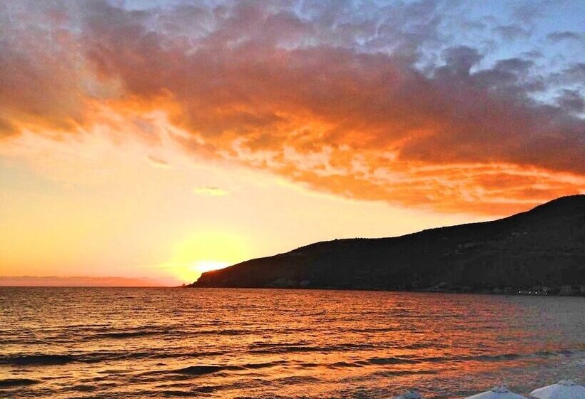 Las Giannakakou Traditional Stone Houses