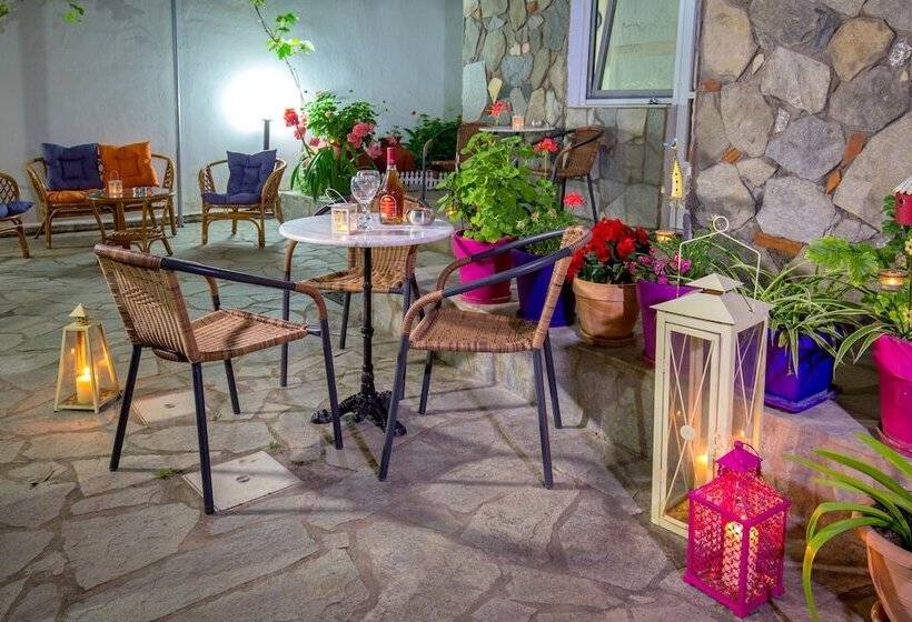 Famelia Studios Lampiris