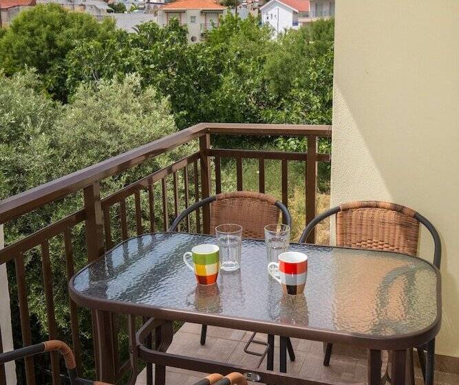 Famelia Studios Lampiris