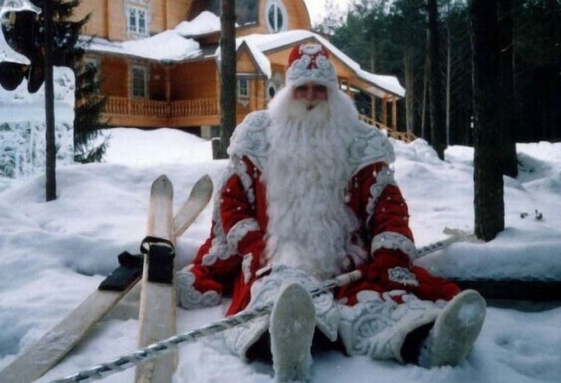 Eburg Hotel   Hostel