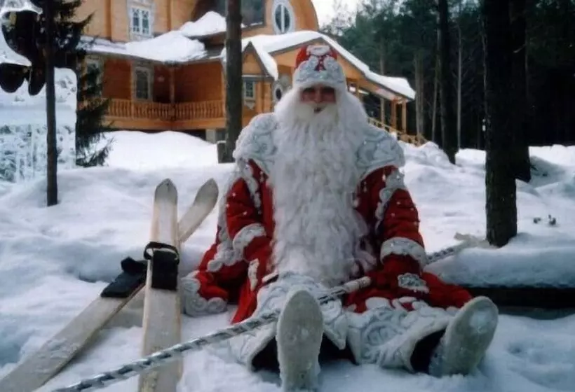 Eburg Hotel   Hostel