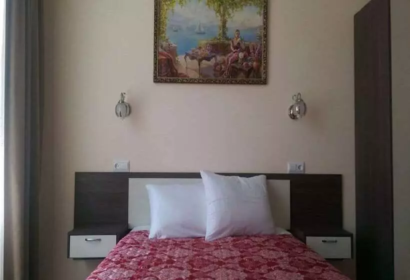 Eburg Hotel   Hostel