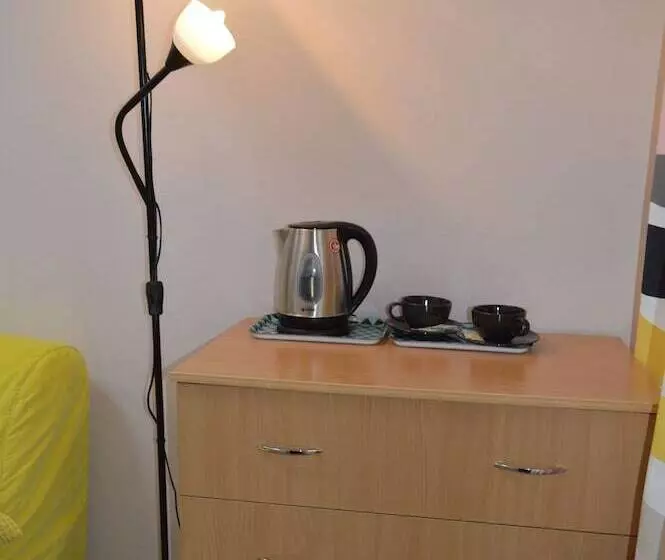 Eburg Hotel   Hostel