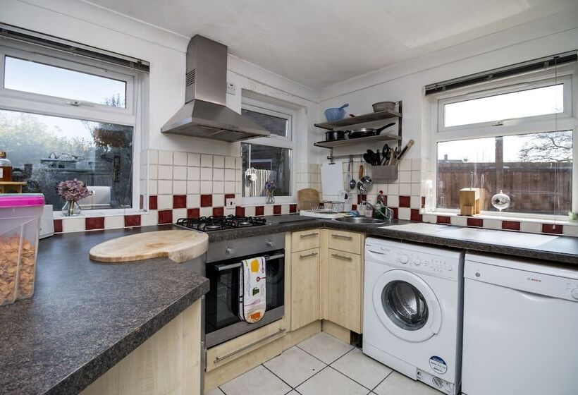 簡易ホテル Lovely Rooms In A Quiet Place Of Woking