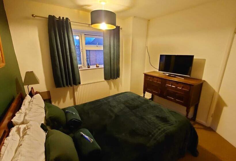 簡易ホテル Lovely Rooms In A Quiet Place Of Woking