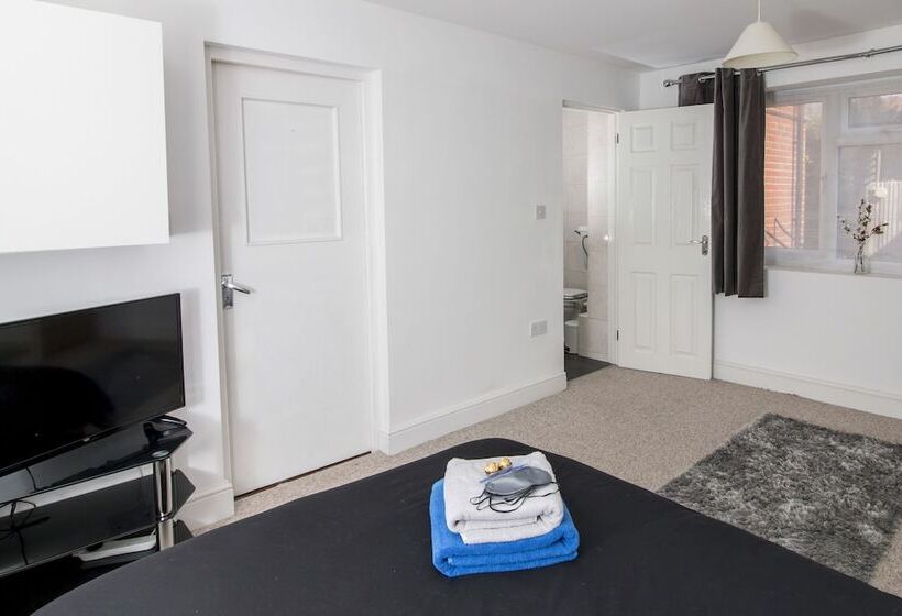 簡易ホテル Lovely Rooms In A Quiet Place Of Woking