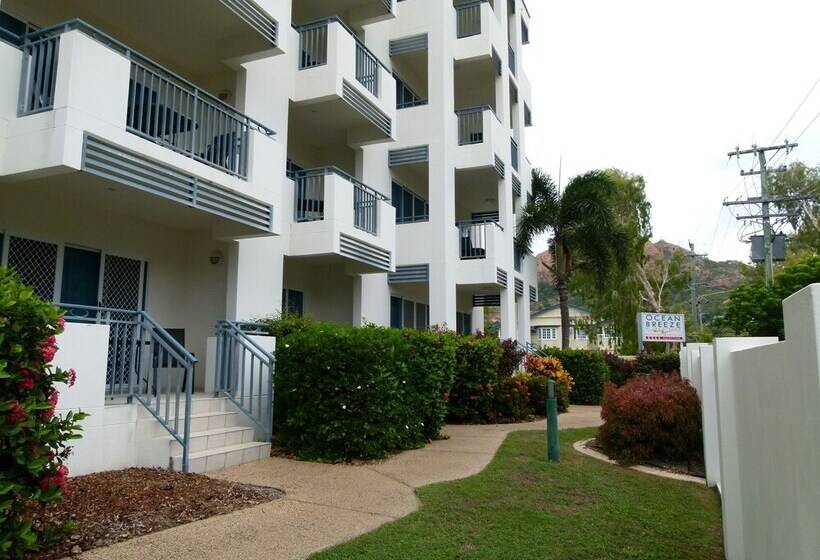 فندق فئة نجمة واحدة Madison Ocean Breeze Apartments