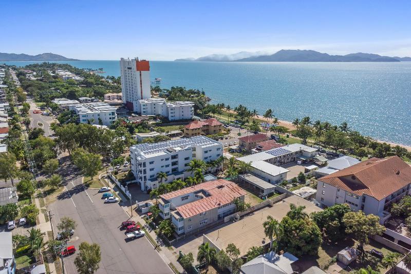 فندق فئة نجمة واحدة Madison Ocean Breeze Apartments