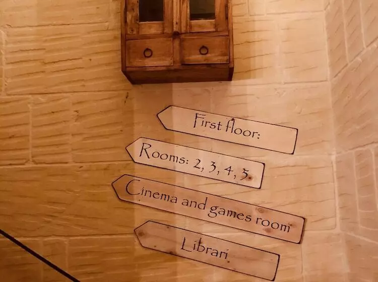 مسافرخانه Narcisa Farmhouse B&b