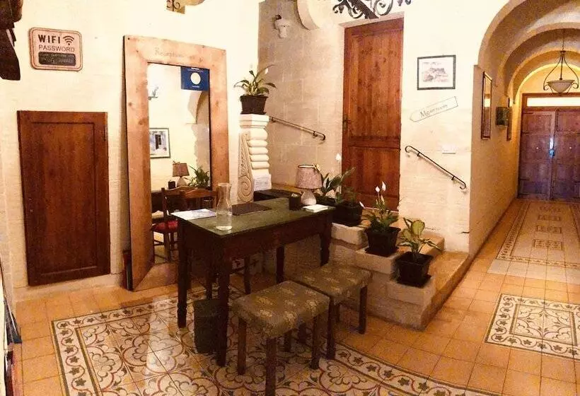 مسافرخانه Narcisa Farmhouse B&b