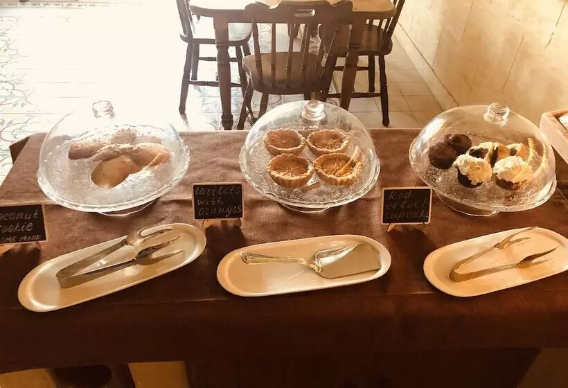 مسافرخانه Narcisa Farmhouse B&b