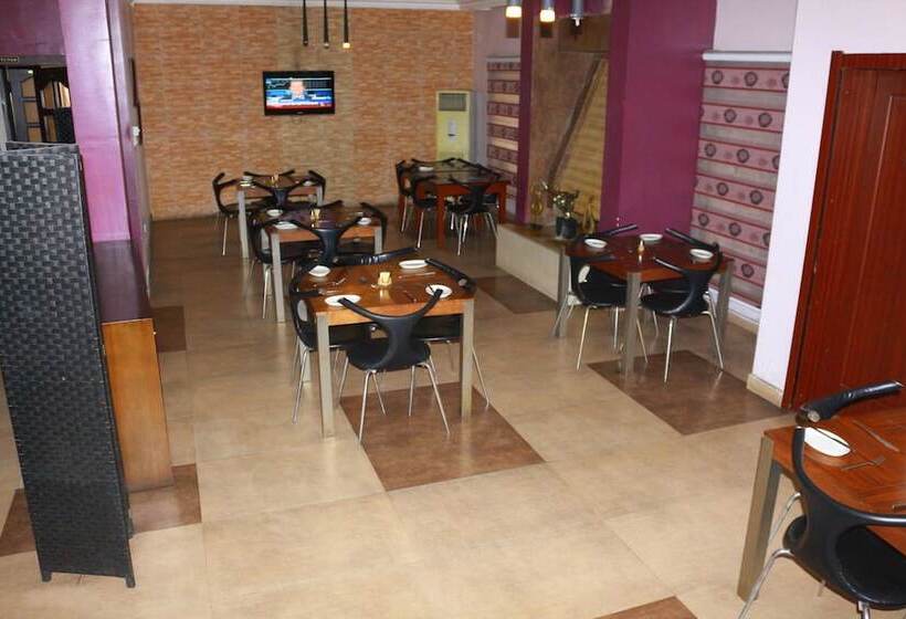 هتل 1804 Boutique