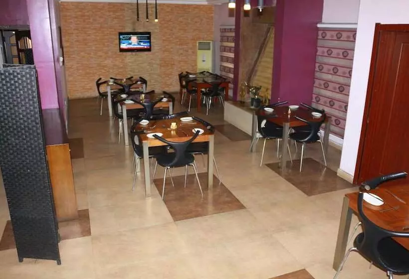 هتل 1804 Boutique