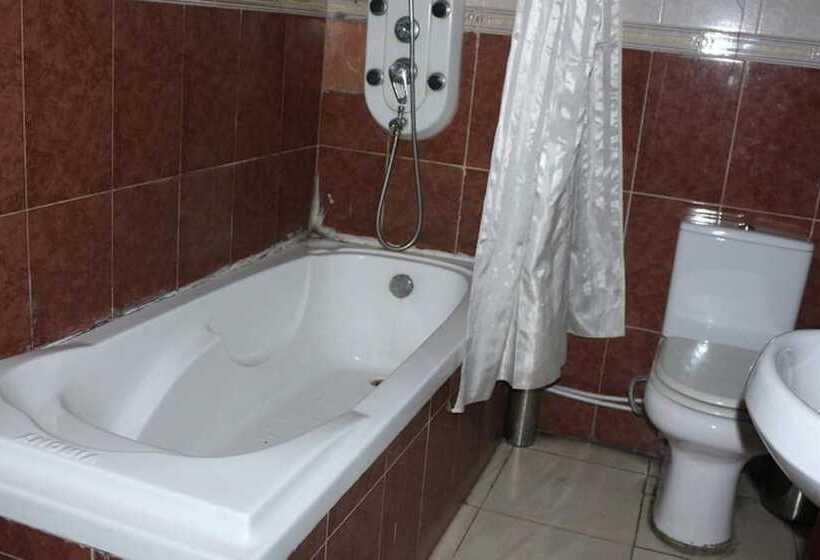 هتل 1804 Boutique