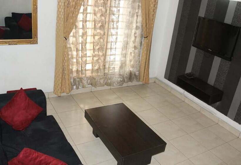 هتل 1804 Boutique