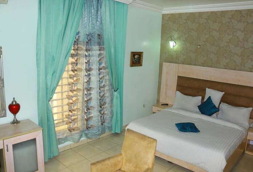 هتل 1804 Boutique