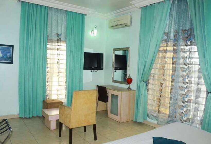 هتل 1804 Boutique