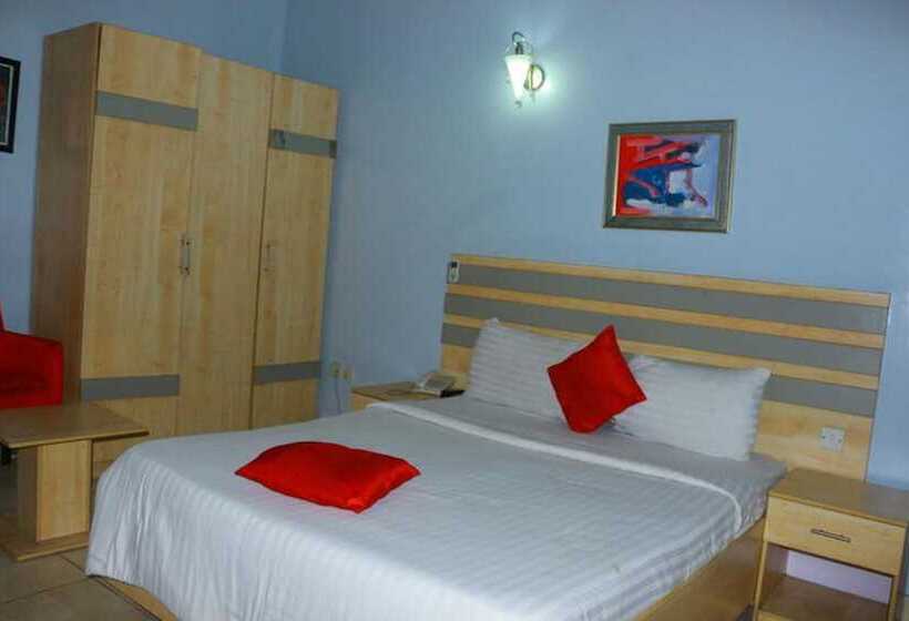 هتل 1804 Boutique