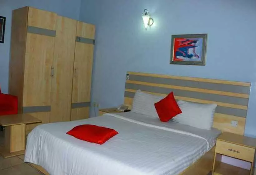 هتل 1804 Boutique