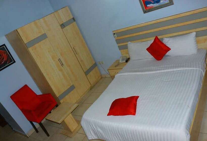 هتل 1804 Boutique