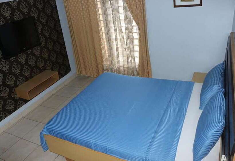 هتل 1804 Boutique