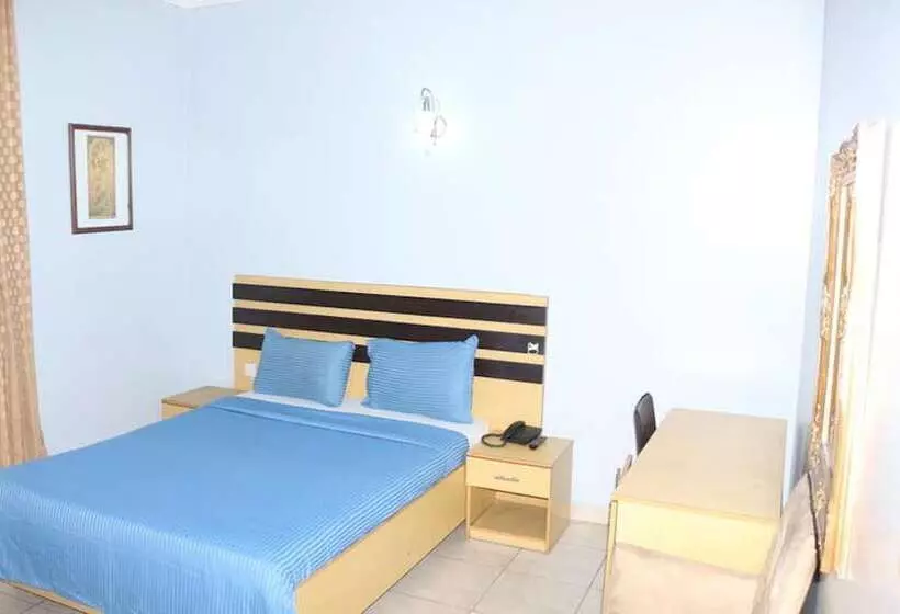 هتل 1804 Boutique