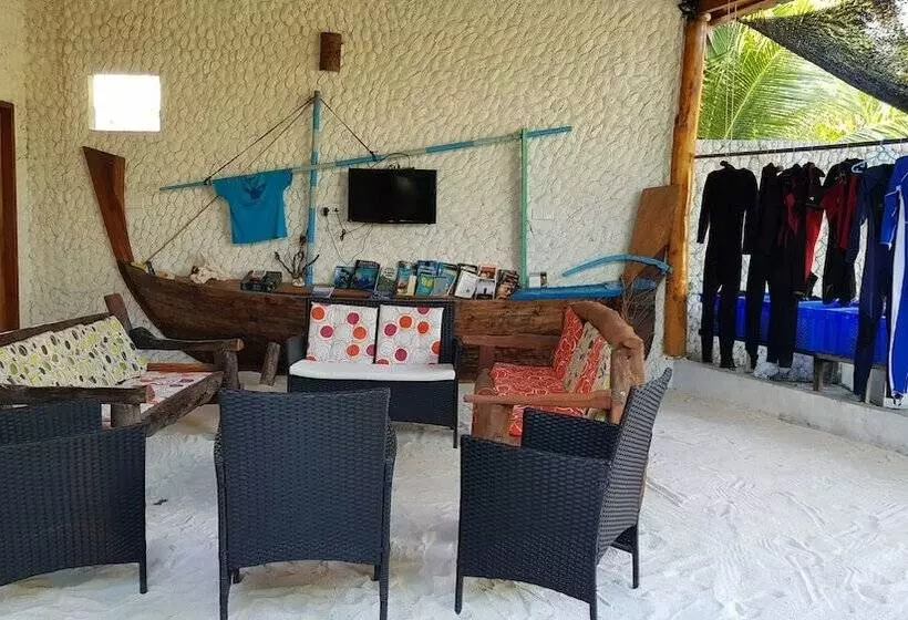 هتل Blue World Dharavandhoo