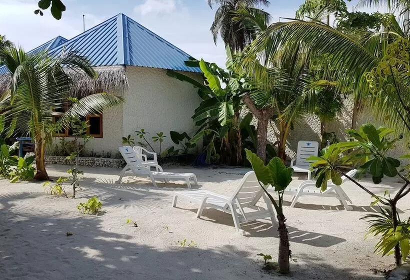 هتل Blue World Dharavandhoo
