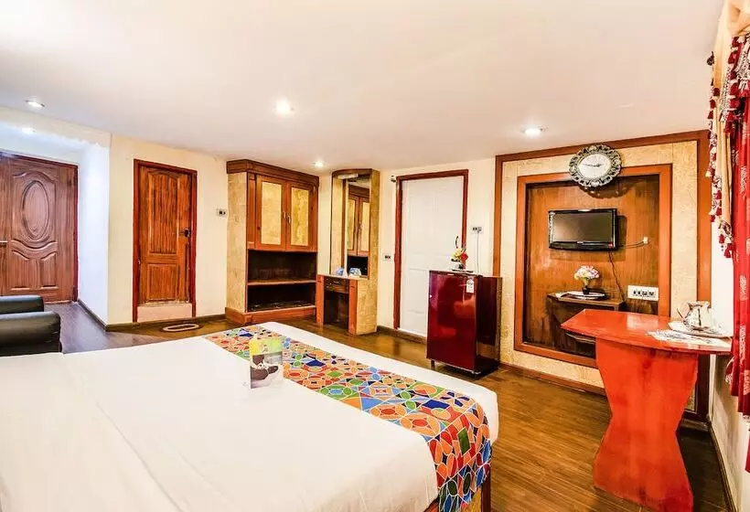 Fabhotel Roshan Residency   Nr Kurinji Andavar Temple