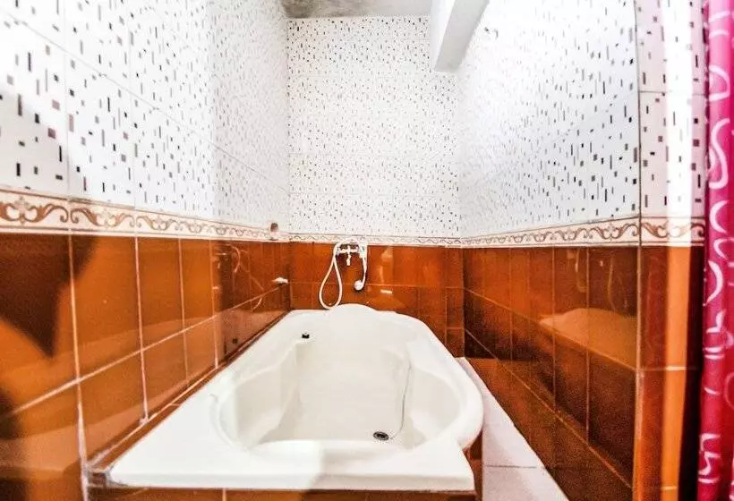 Fabhotel Roshan Residency   Nr Kurinji Andavar Temple