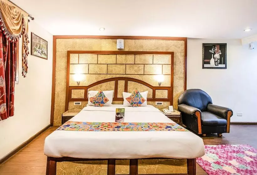 Fabhotel Roshan Residency   Nr Kurinji Andavar Temple