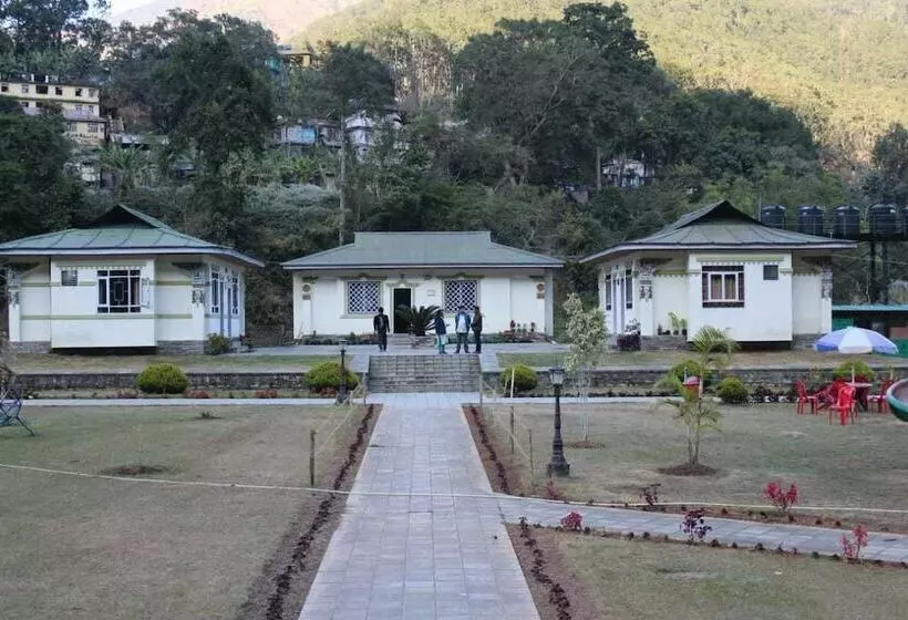 ホテル Golden Mahseer Riverside Resort