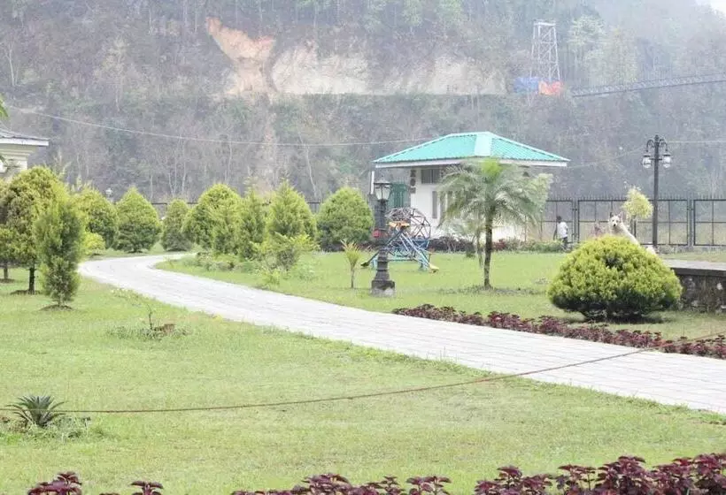 ホテル Golden Mahseer Riverside Resort
