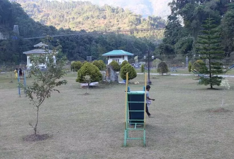 ホテル Golden Mahseer Riverside Resort