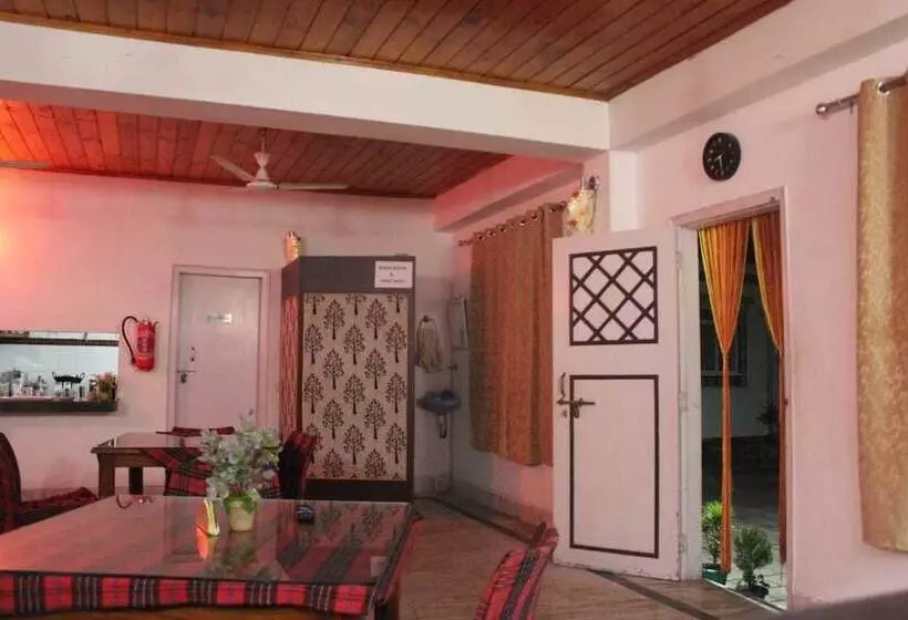ホテル Golden Mahseer Riverside Resort