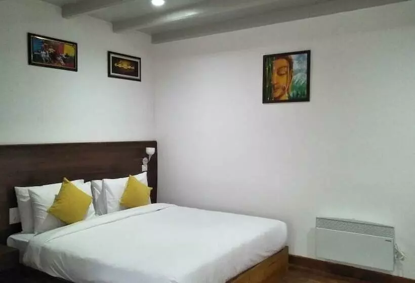 هتل Golden Roots Resorts & Spa