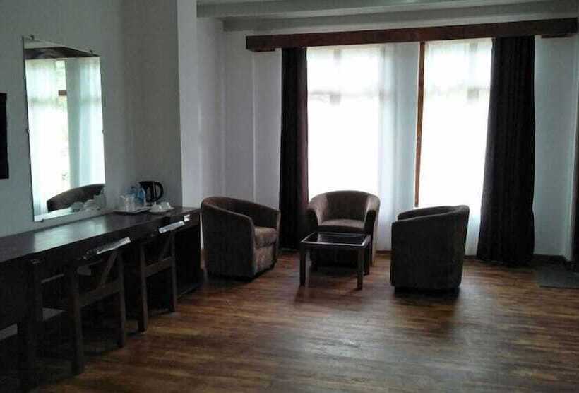 Szálloda Golden Roots Resorts & Spa