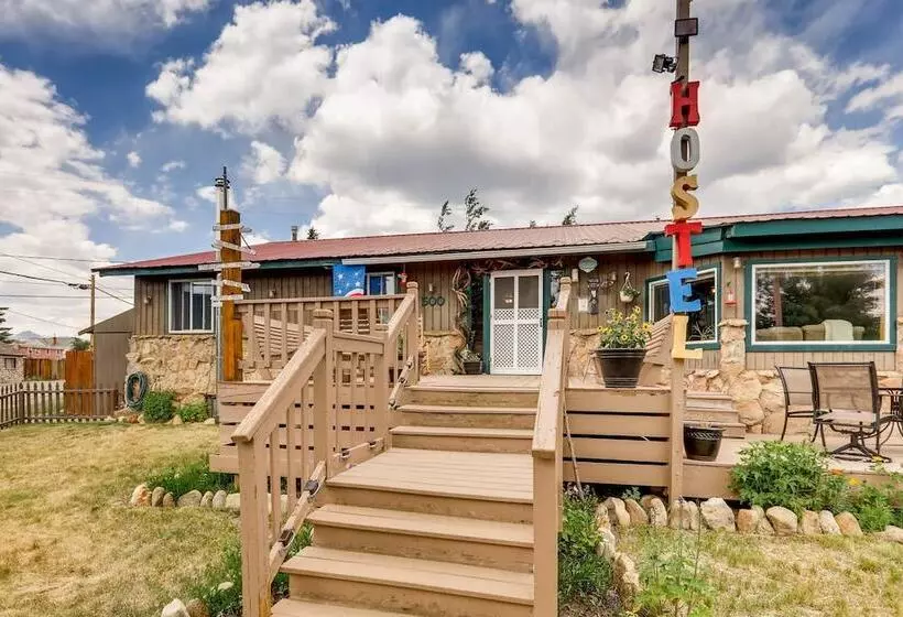 Hotelli Inn The Clouds Hostel & Inn