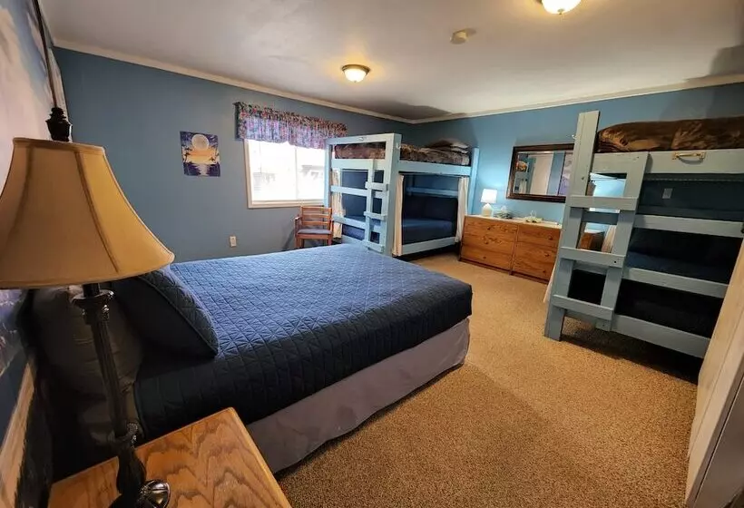 Hotelli Inn The Clouds Hostel & Inn